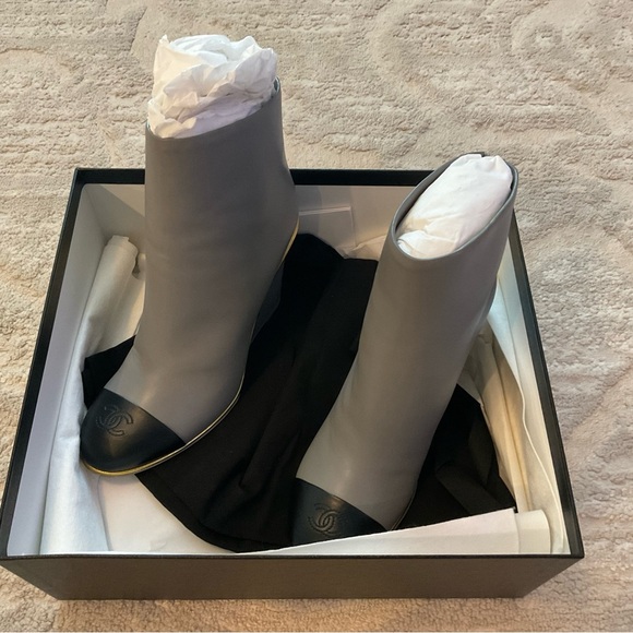 22B Chanel Wedge Ankle Boots - Picture 10 of 15